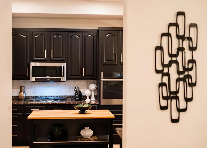 Minutes From Shopping, Old Town, Dining & Golf Scottsdale