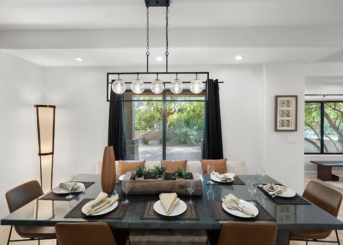 Minutes From Shopping, Old Town, Dining & Golf *