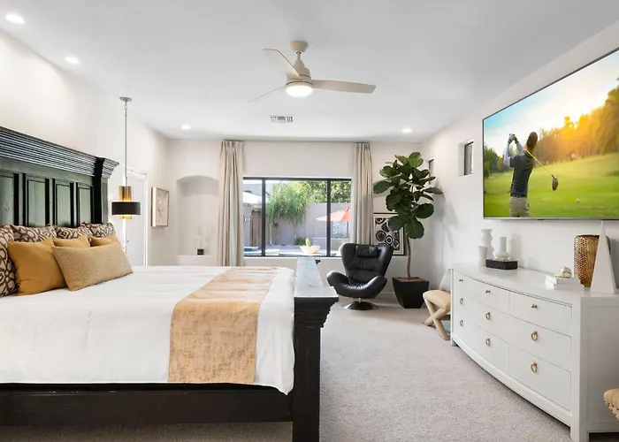Minutes From Shopping, Old Town, Dining & Golf Scottsdale