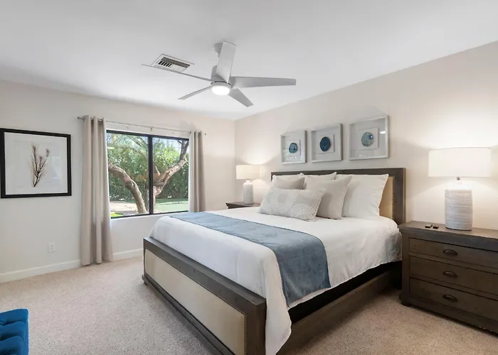 Minutes From Shopping, Old Town, Dining & Golf Scottsdale