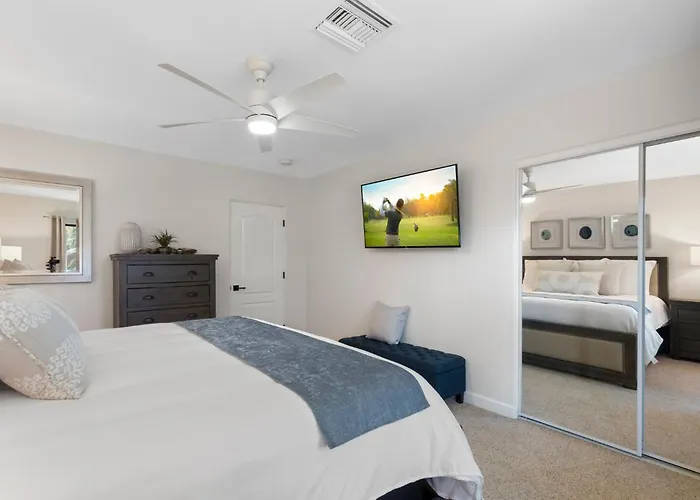 Minutes From Shopping, Old Town, Dining & Golf Scottsdale