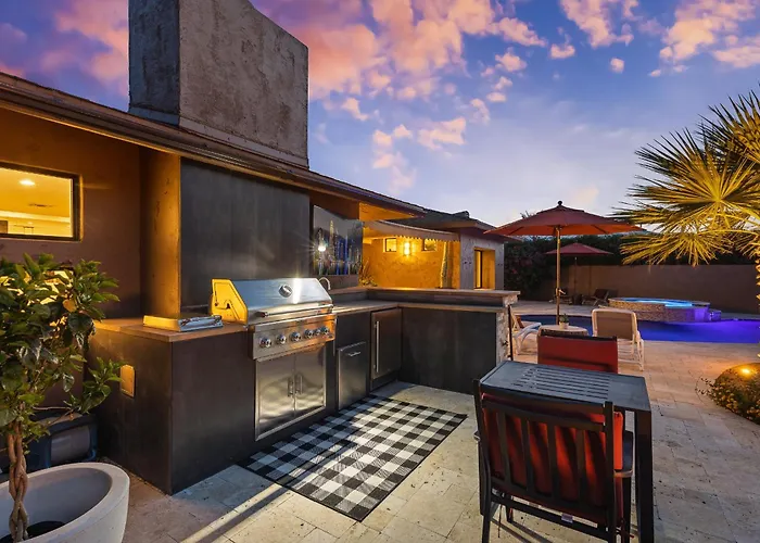 Minutes From Shopping, Old Town, Dining & Golf Scottsdale