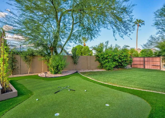 Minutes From Shopping, Old Town, Dining & Golf Holiday home Scottsdale