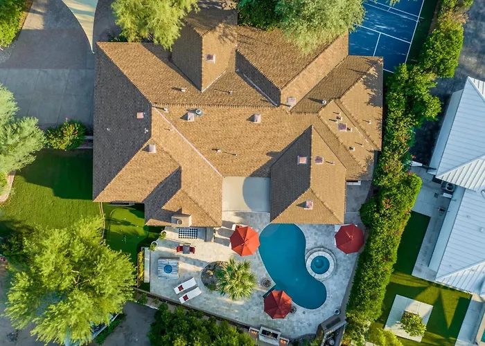 Holiday home Minutes From Shopping, Old Town, Dining & Golf *