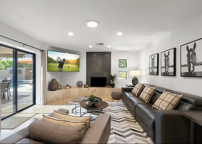 Minutes From Shopping, Old Town, Dining & Golf Holiday home Scottsdale